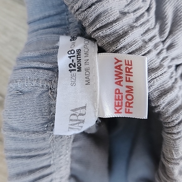 Zara Shorts 12 - 18 M - Picture 3 of 3